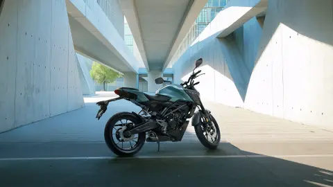 A Neo Sports Café lényege: Teremtsen kapcsolatot a motorjával!